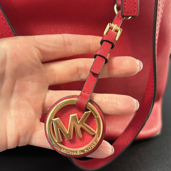 Women's Red 'jet Set Travel' Saffiano Leather Top Zip Tote 👜 ❤️ - Picture 8 of 15